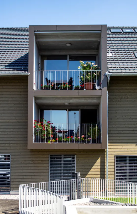 Bahnhofstrasse Stettlen Fassade Balkon 2